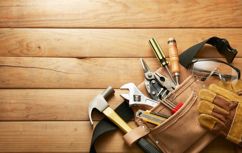 Tools,In,Tool,Belt,On,Wood,Planks,With,Copy,Space